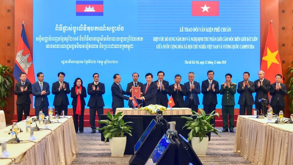 Có các hiệp định nào giữa Việt Nam và Campuchia liên quan đến xuất nhập khẩu? 